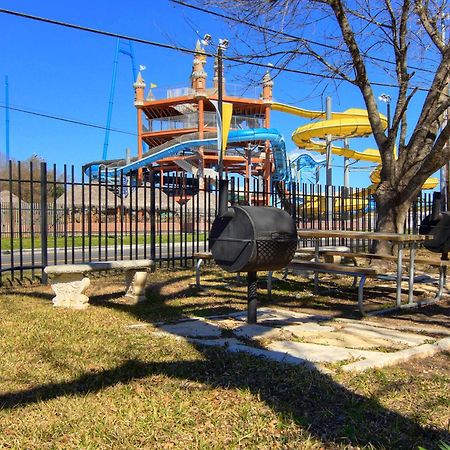 The Iron Cactus Condo On The Comal Cw C102 New Braunfels Exteriör bild