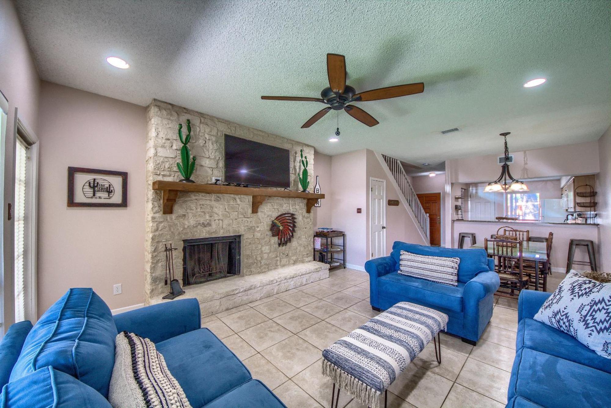 The Iron Cactus Condo On The Comal Cw C102 New Braunfels Exteriör bild