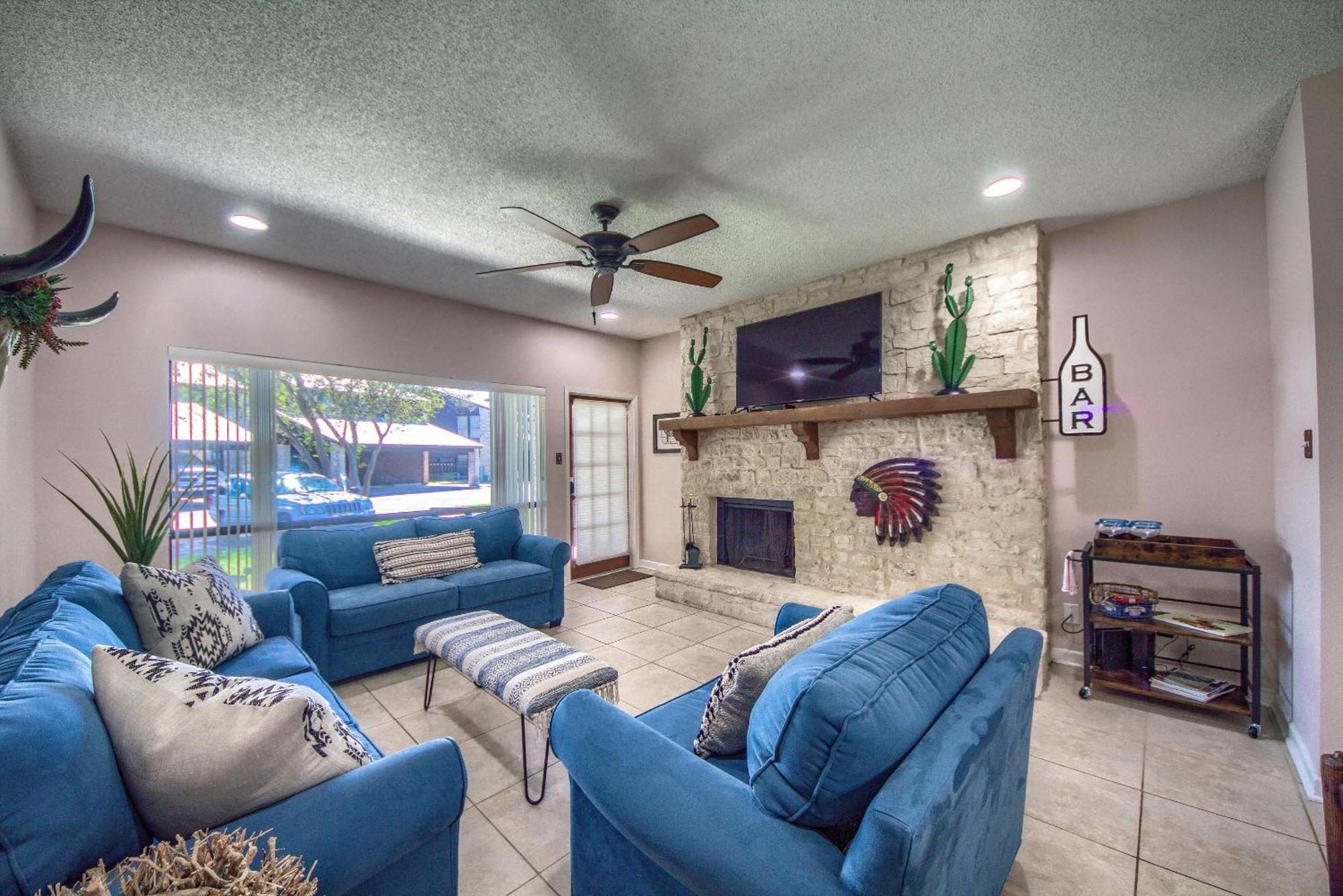 The Iron Cactus Condo On The Comal Cw C102 New Braunfels Exteriör bild