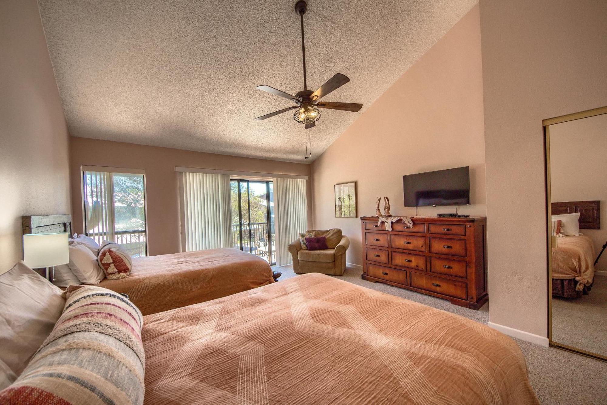 The Iron Cactus Condo On The Comal Cw C102 New Braunfels Exteriör bild