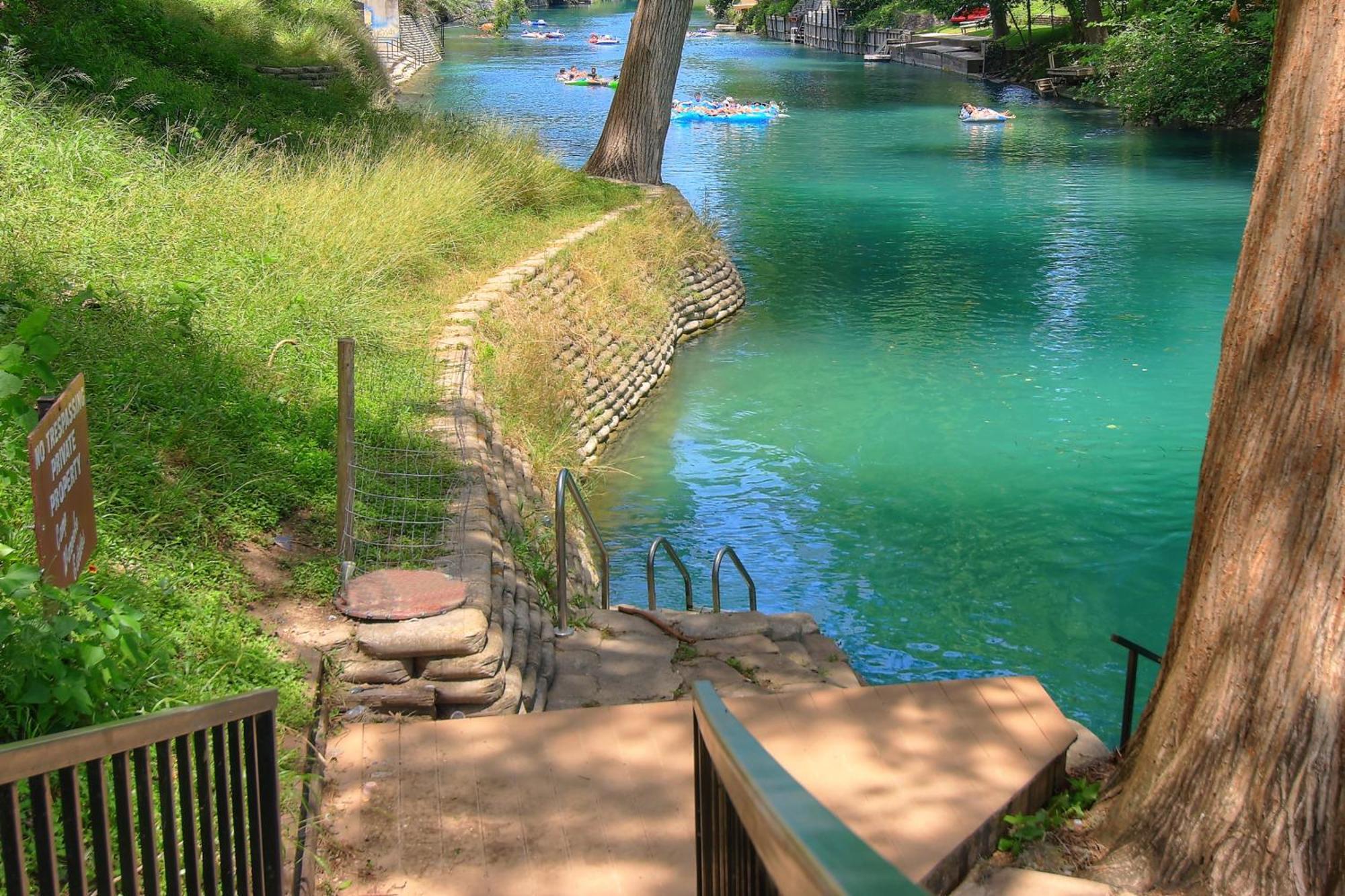 The Iron Cactus Condo On The Comal Cw C102 New Braunfels Exteriör bild