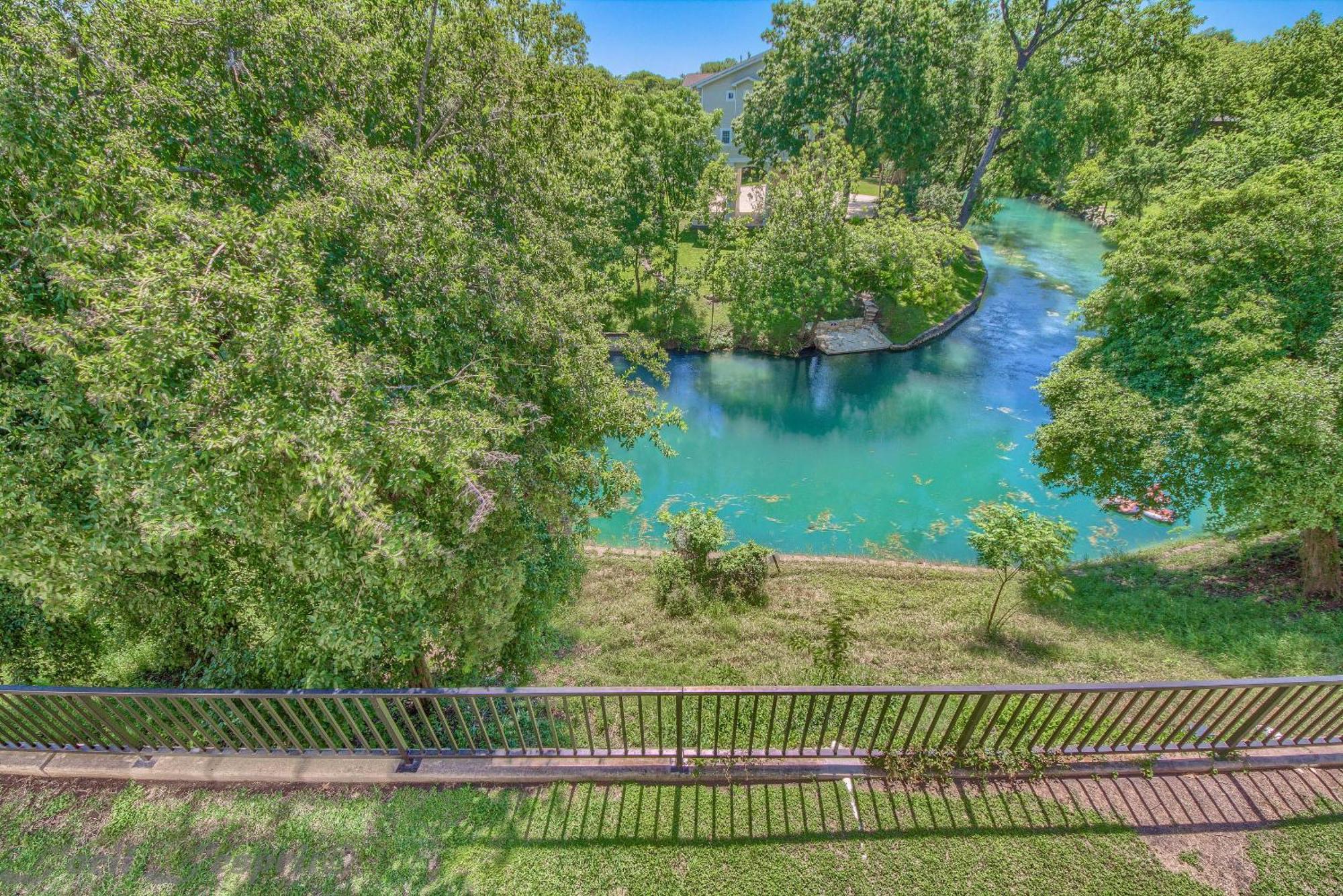 The Iron Cactus Condo On The Comal Cw C102 New Braunfels Exteriör bild