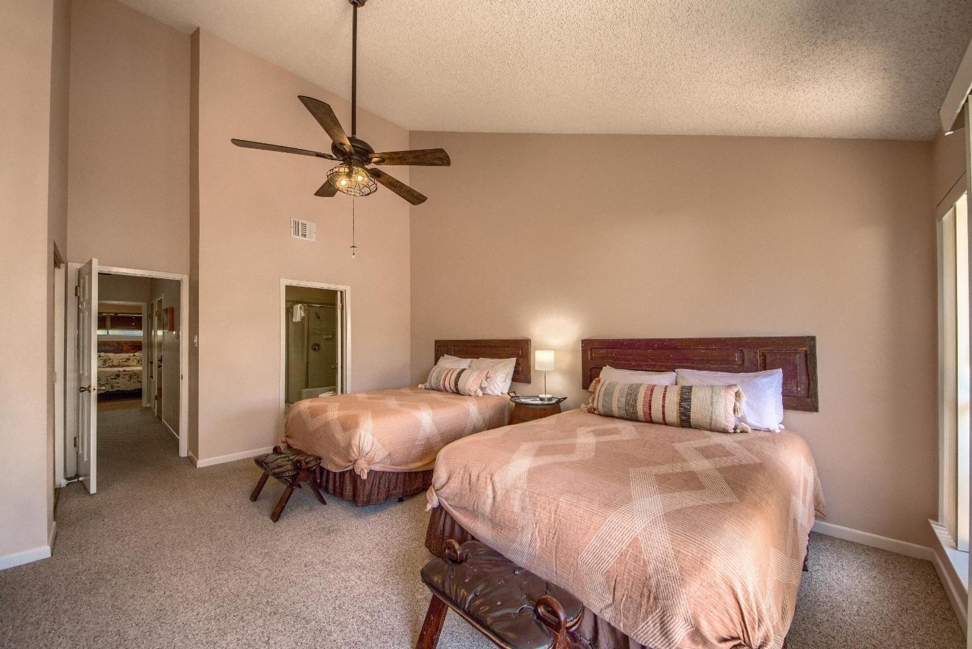 The Iron Cactus Condo On The Comal Cw C102 New Braunfels Exteriör bild