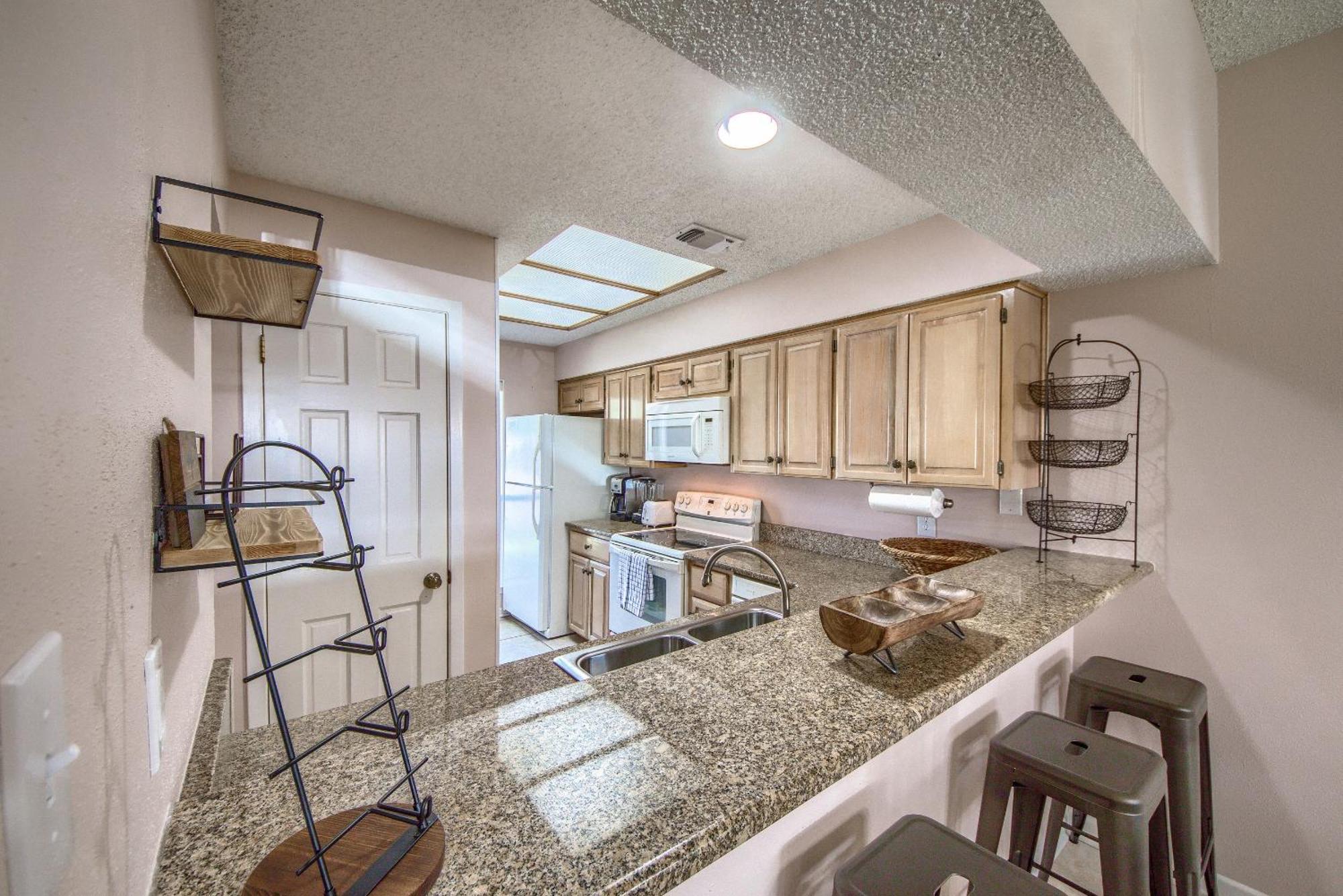 The Iron Cactus Condo On The Comal Cw C102 New Braunfels Exteriör bild